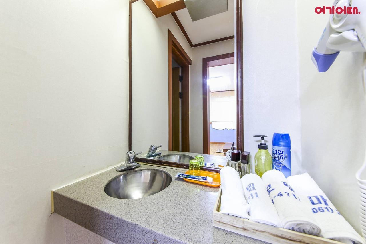 Theme Motel Мокпо Экстерьер фото