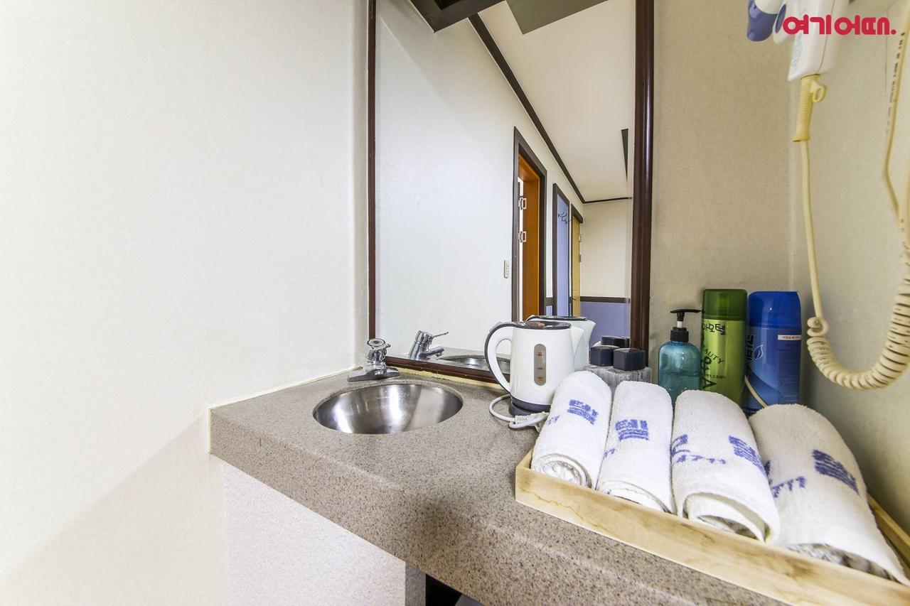 Theme Motel Мокпо Экстерьер фото