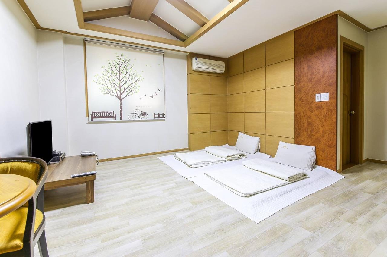 Theme Motel Мокпо Экстерьер фото