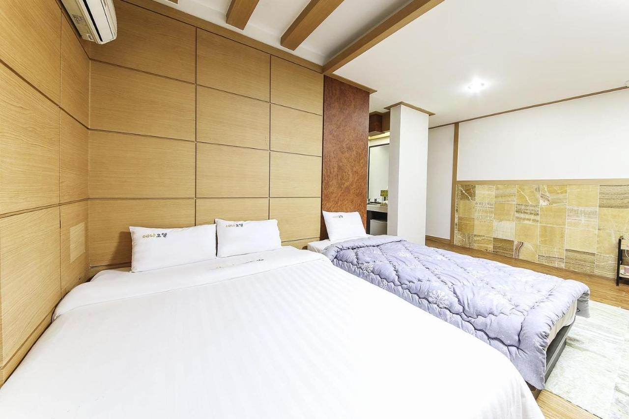 Theme Motel Мокпо Экстерьер фото