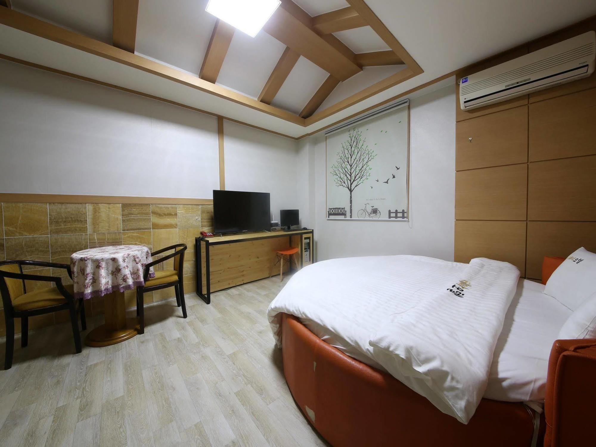 Theme Motel Мокпо Экстерьер фото