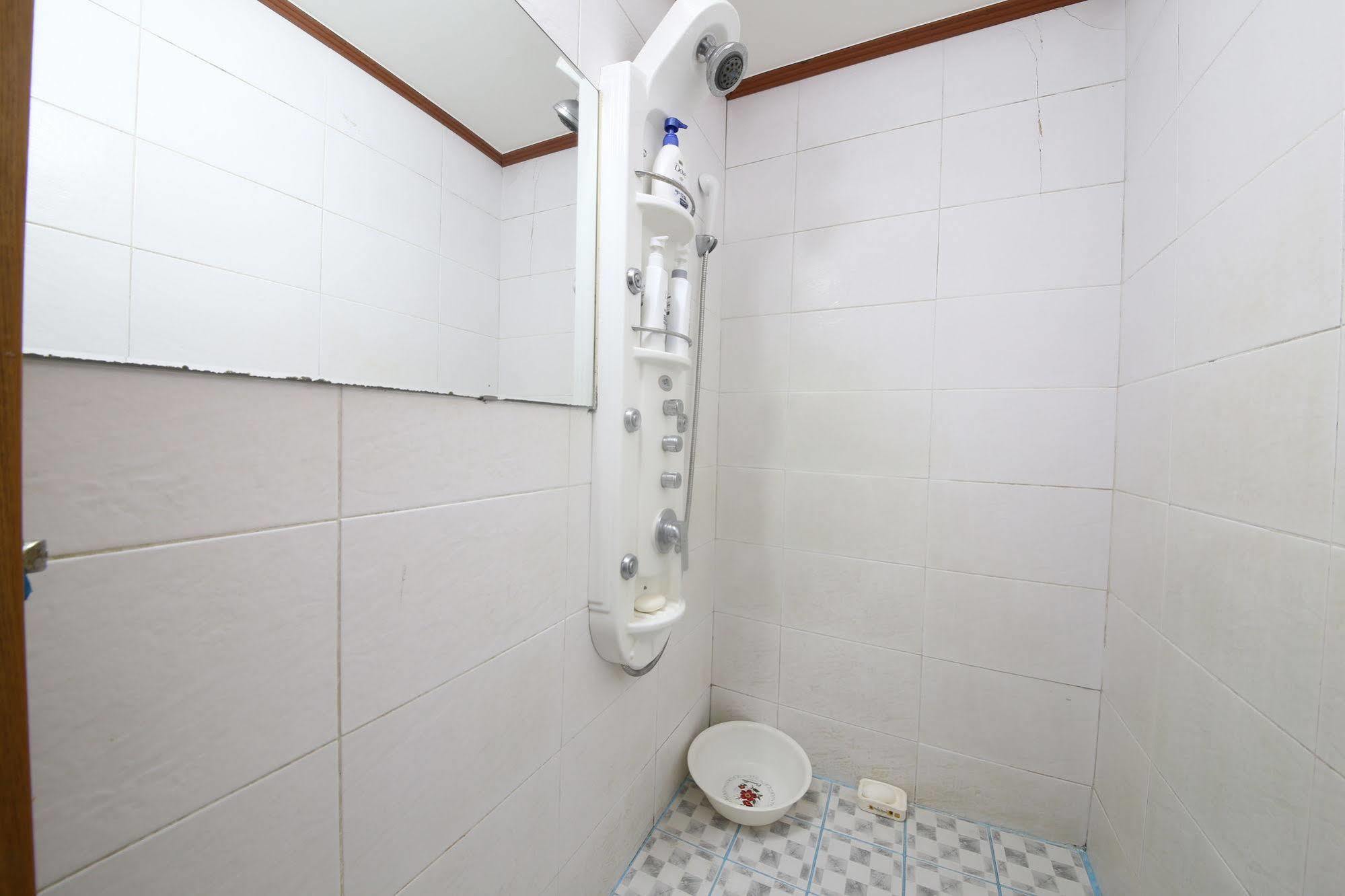 Theme Motel Мокпо Экстерьер фото